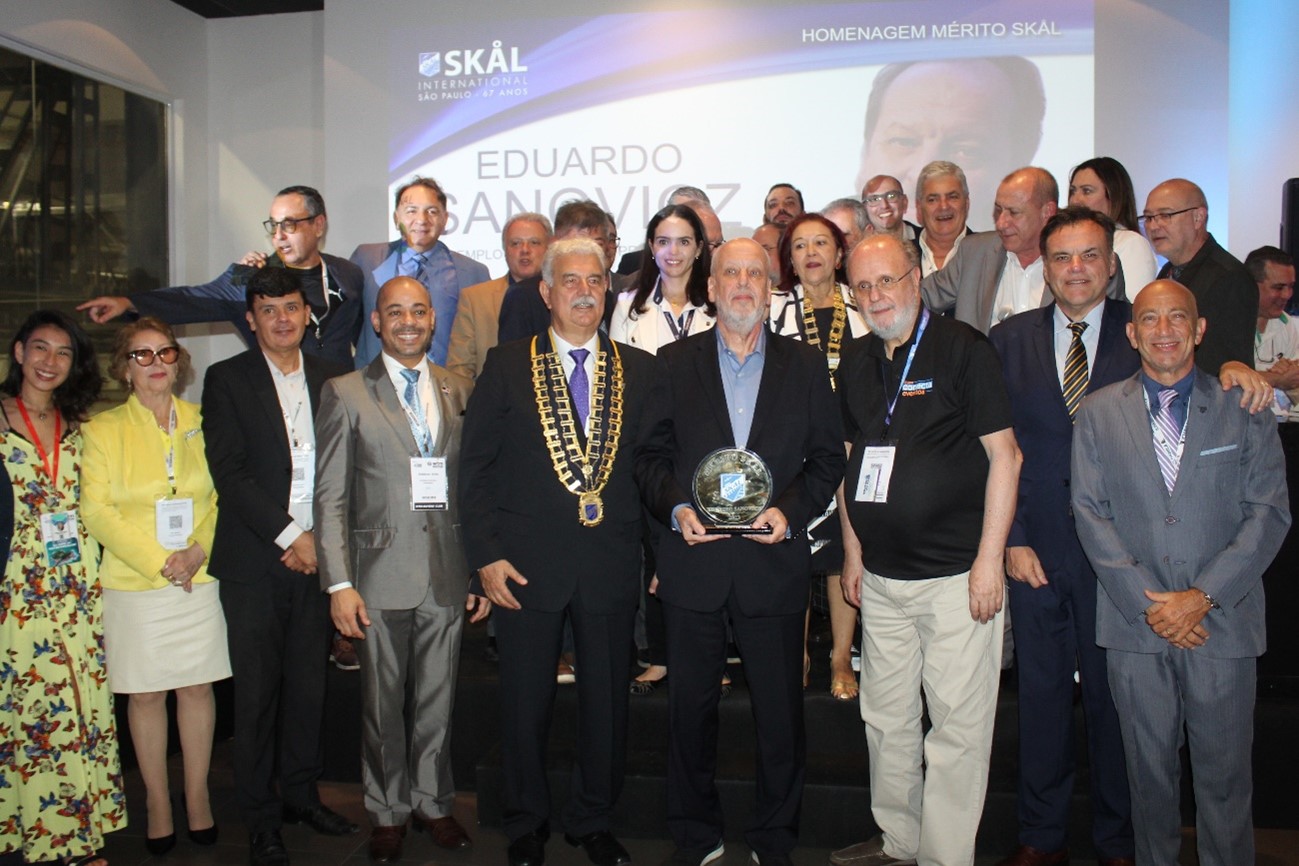 Read more about the article Skål Internacional realizou evento Bem-Receber  na WTM LA com homenagem a Eduardo Sanovicz